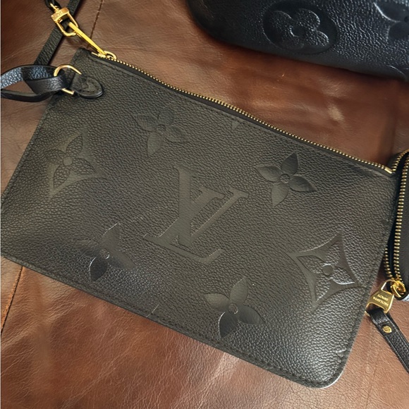 Beautiful purse made with the same materials as the real one. - Picture 5 of 12